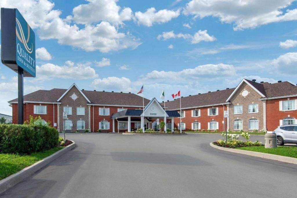 Quality Inn & Suites Oakville Eksteriør billede