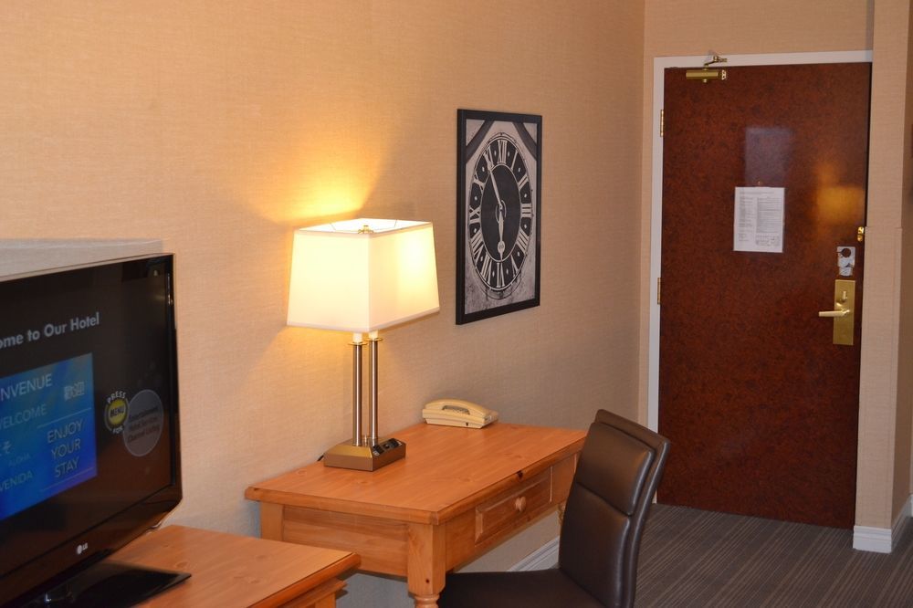 Quality Inn & Suites Oakville Eksteriør billede
